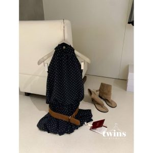 Set váy chấm bi