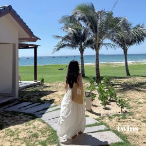 Váy dây dài chấm bi